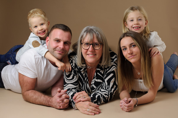 Séance photos de famille au studio